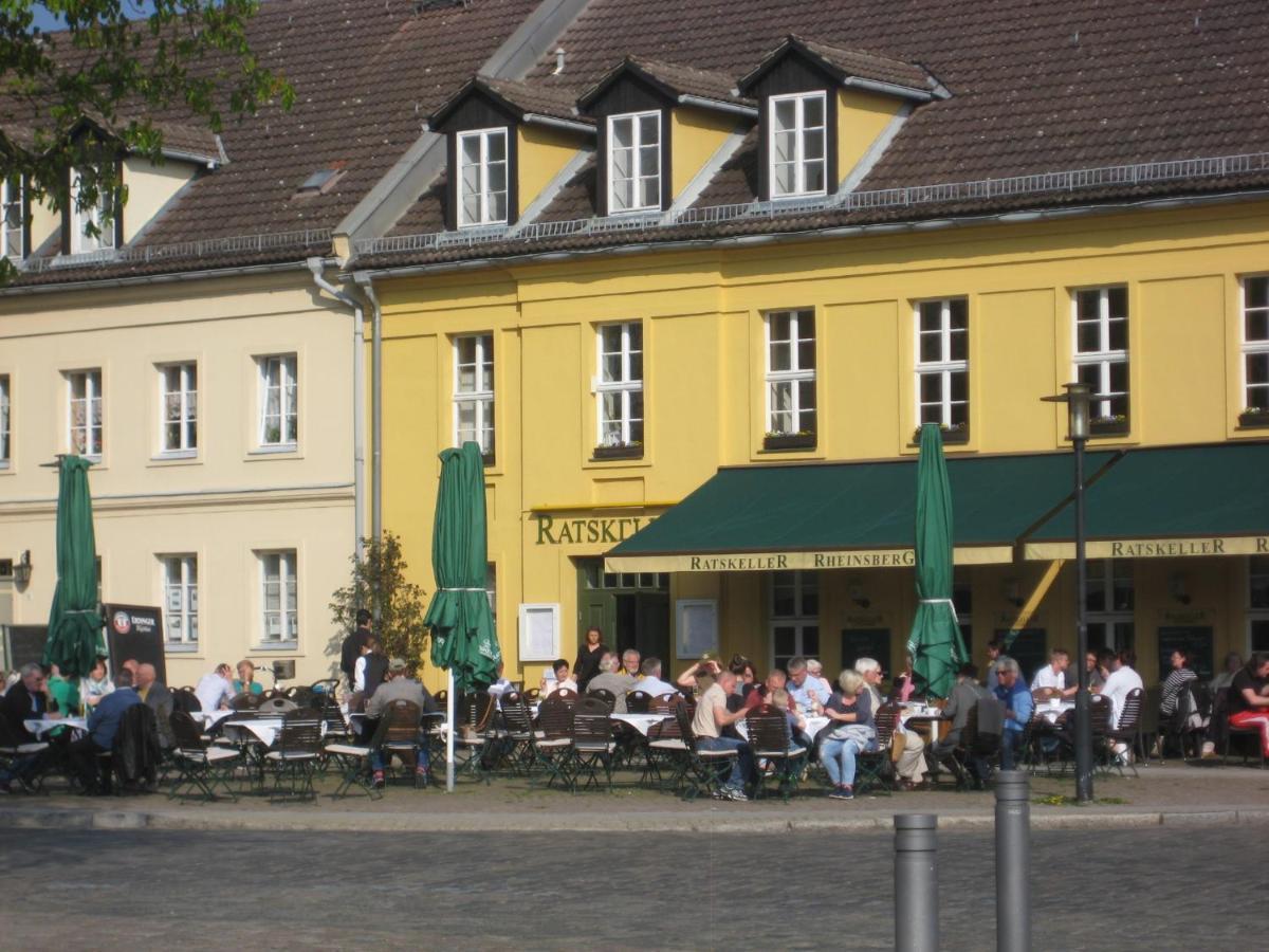 Loggiahaus Am Schloss, 5 Ferienwohnungen, Teils Mit Schloss- Und Seeblick Rheinsberg Dış mekan fotoğraf